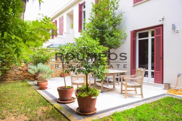 (For Sale) Residential Maisonette || Athens North/Kifissia - 305 Sq.m, 4 Bedrooms, 1.700.000€ 